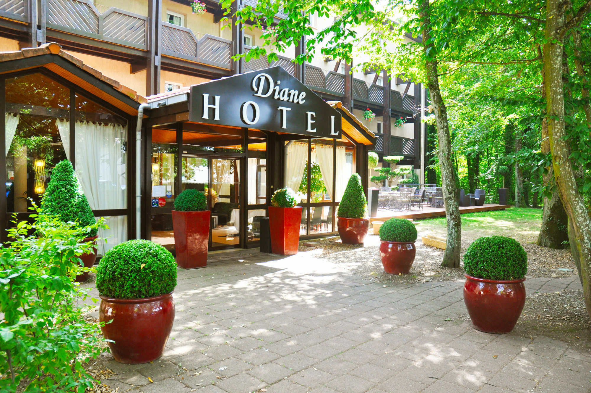 Enzo Hotels Diane - Logis Амневиль Экстерьер фото